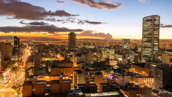 Gómez Platero pone el foco en el desarrollo urbano en Colombia